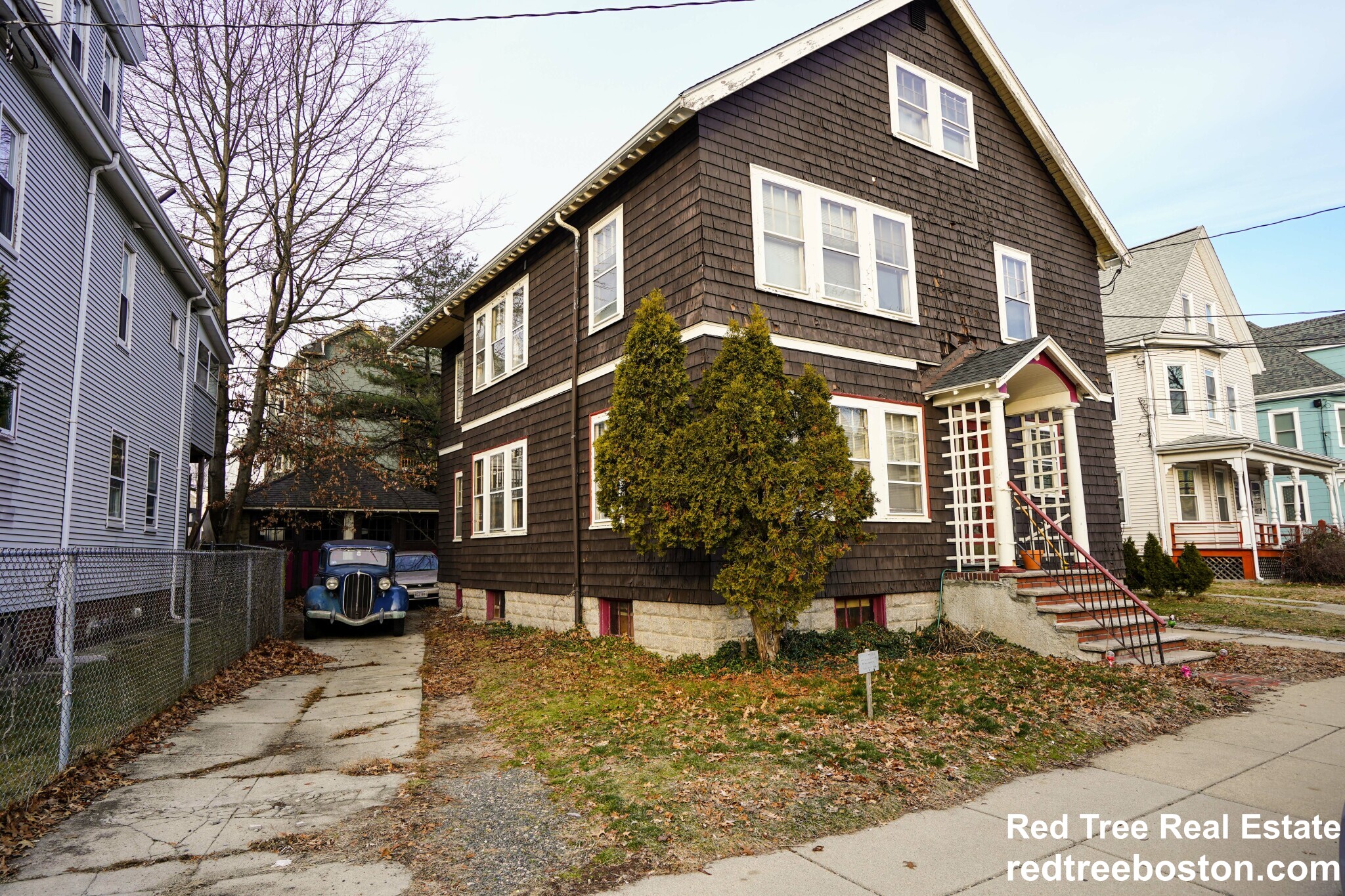 3 bed, 1 bath apartment for rent at 24 Oak Square Ave Unit 2, Oak Square — photo 18 of 36