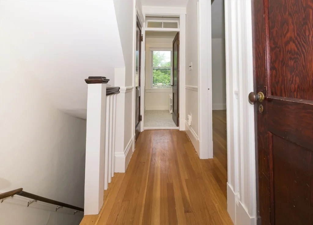 2 bed, 1 bath apartment for rent at 24 Oak St, Marblehead — photo 9 of 18