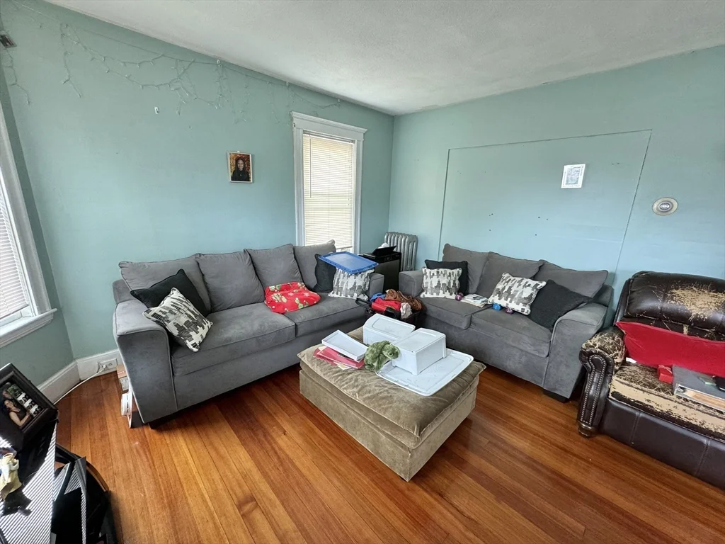 2 bed, 1 bath apartment for rent at 24 Olcott St Unit 1, Watertown — photo 4 of 19