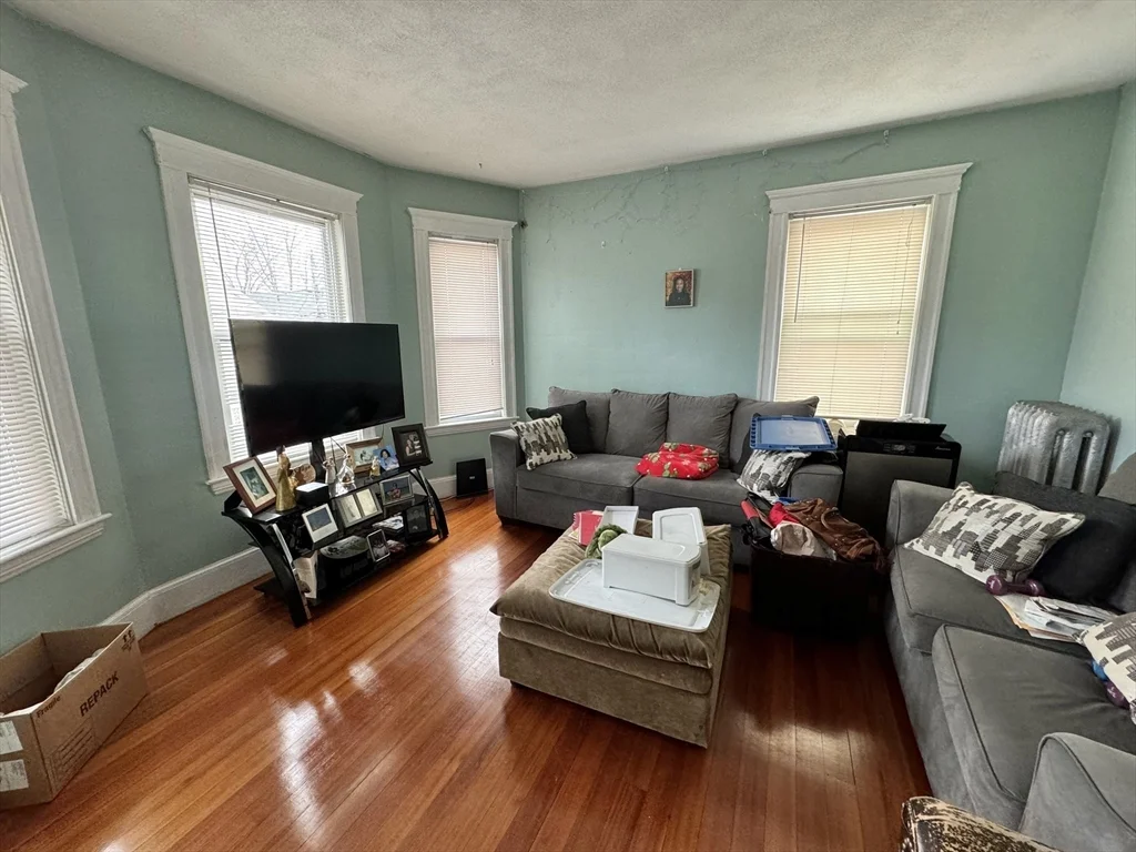 2 bed, 1 bath apartment for rent at 24 Olcott St Unit 1, Watertown — photo 3 of 19