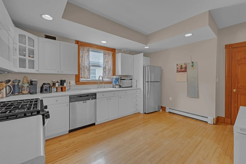 3 bed, 1 bath apartment for rent at 24 Orchard Ave Unit 1, Waltham — photo 4 of 20