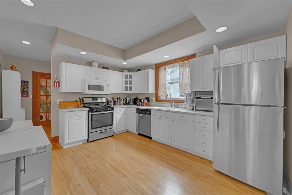 3 bed, 1 bath apartment for rent at 24 Orchard Ave Unit 1, Waltham — photo 5 of 20