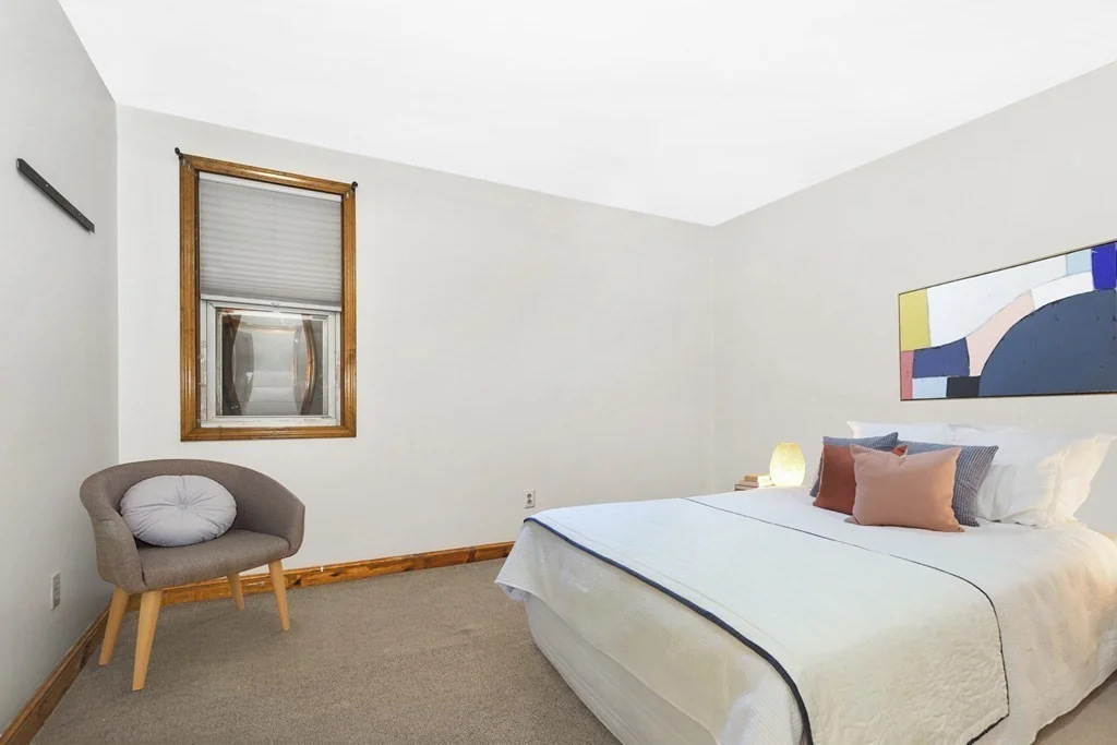 3 bed, 1 bath apartment for rent at 24 P St Unit 1, South Boston — photo 4 of 5