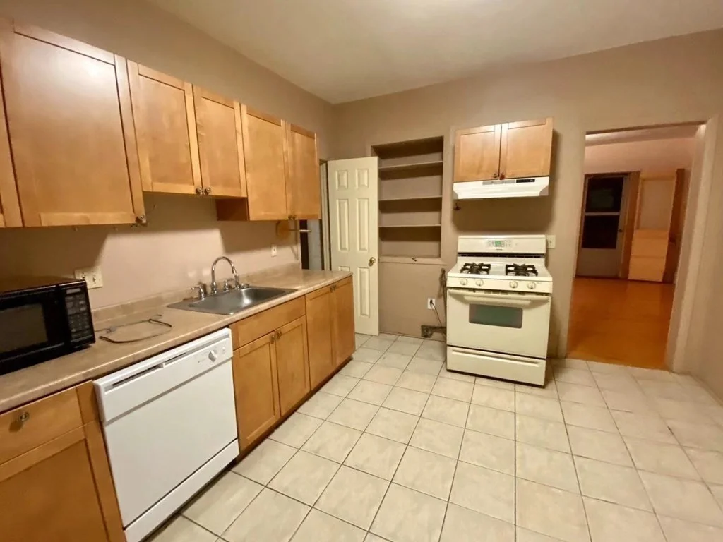 2 bed, 1 bath apartment for rent at 24 Park Ave Unit 2, Malden — photo 1 of 9
