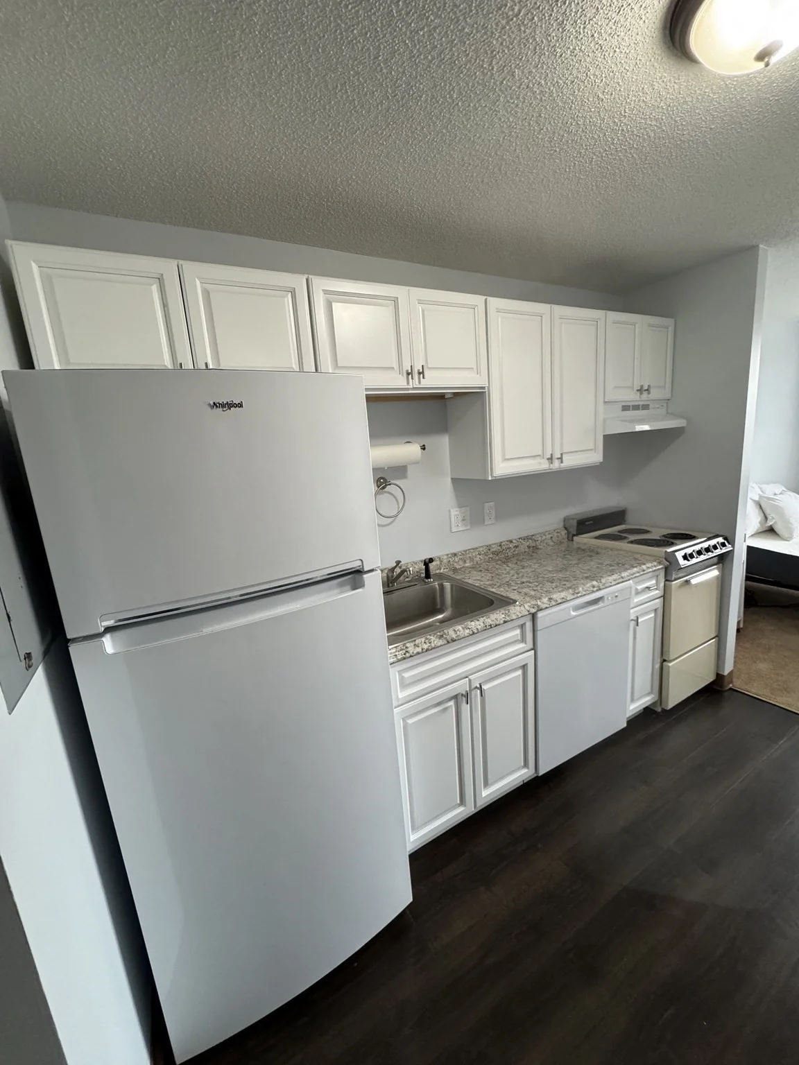 Studio bed, 1 bath apartment for rent at 24 Park St Unit 4C, Attleboro — photo 3 of 7