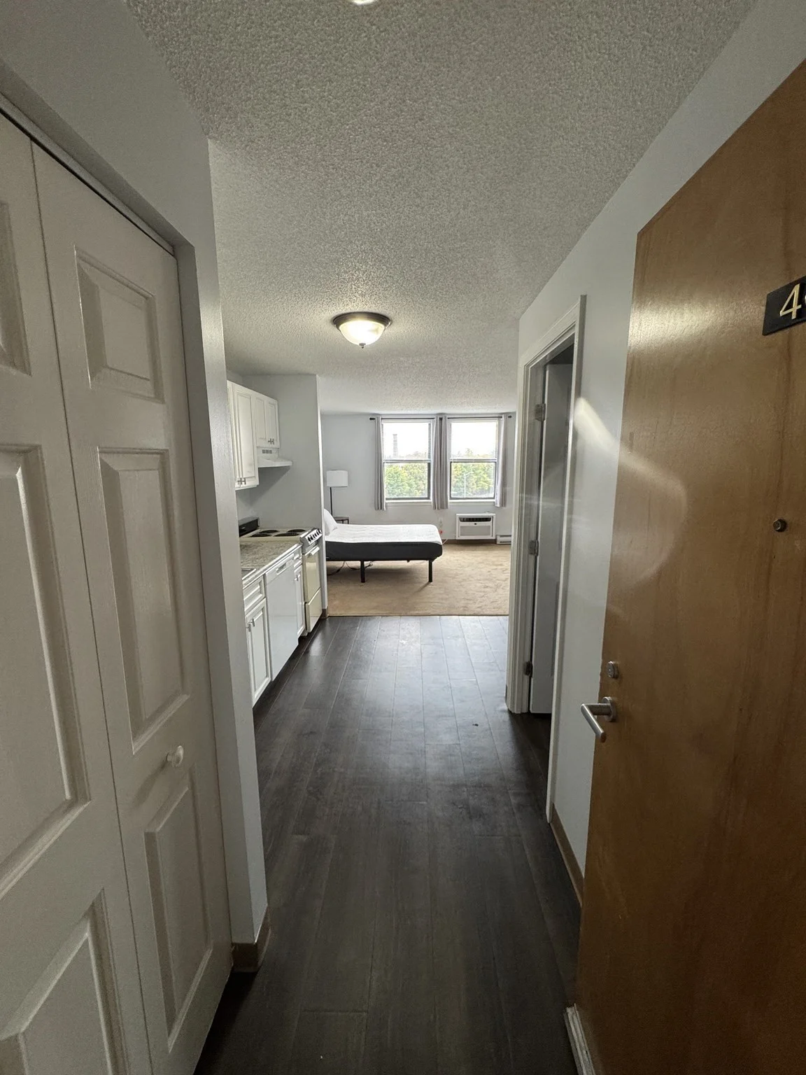 Studio bed, 1 bath apartment for rent at 24 Park St Unit 4C, Attleboro — photo 2 of 7