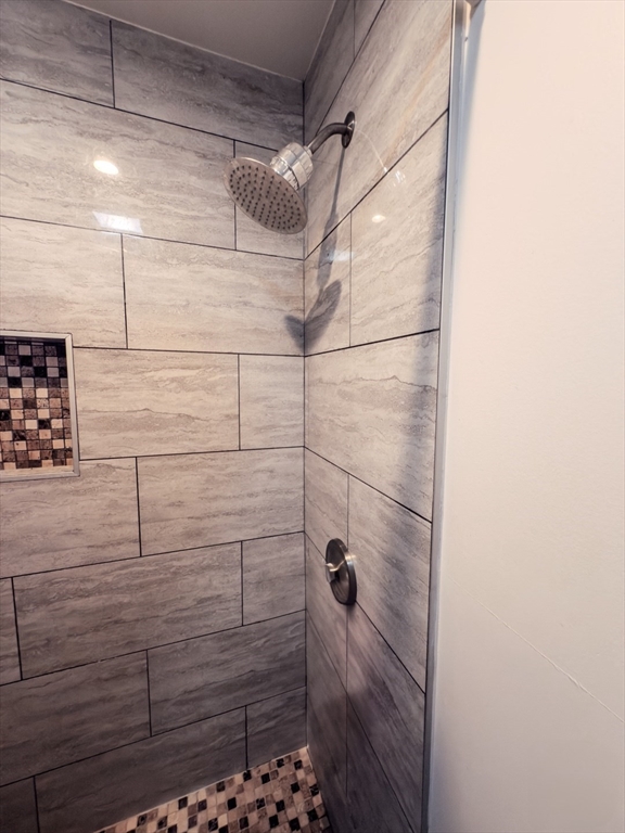 2 bed, 1 bath apartment for rent at 24 Parlin St Unit 1, Everett — photo 3 of 7