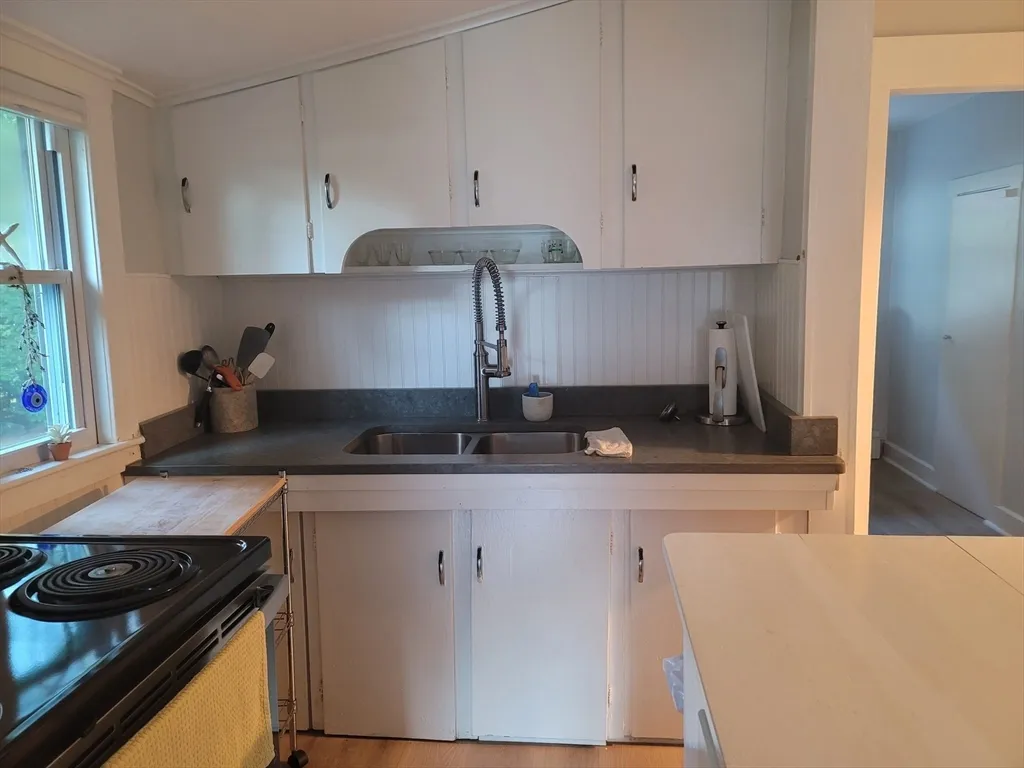 2 bed, 1 bath apartment for rent at 24 Pattison Ave, Dudley — photo 3 of 9