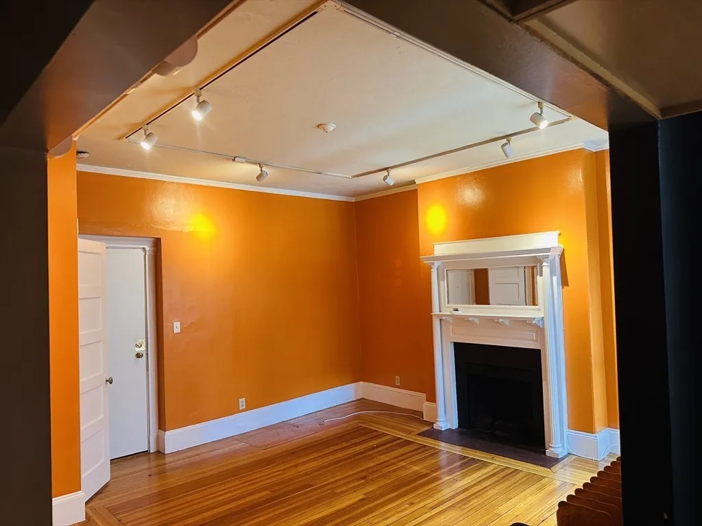 1 bed, 1 bath apartment for rent at 24 Peterborough St Unit 2, Fenway — photo 2 of 27