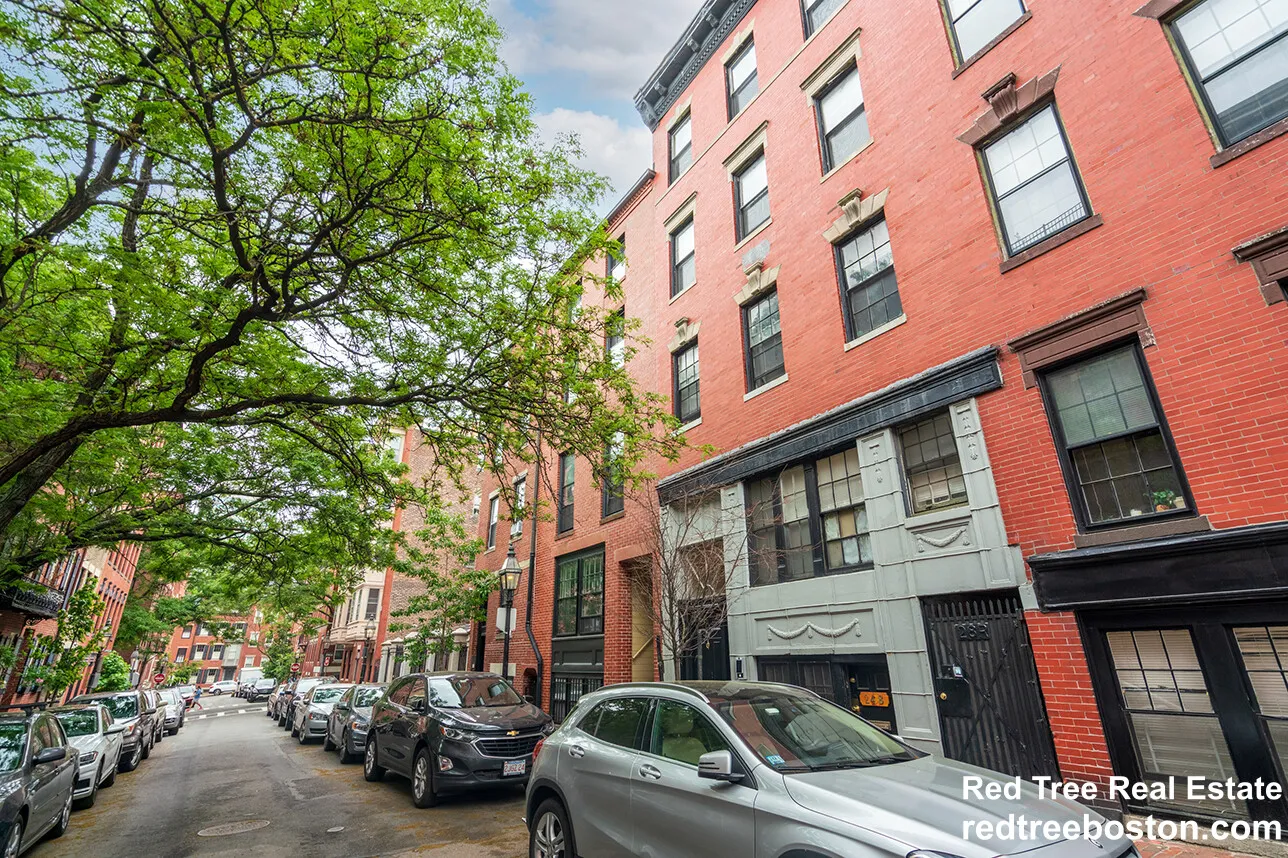 1 bed, 1 bath apartment for rent at 24 Phillips St Unit 4, Beacon Hill — photo 2 of 3