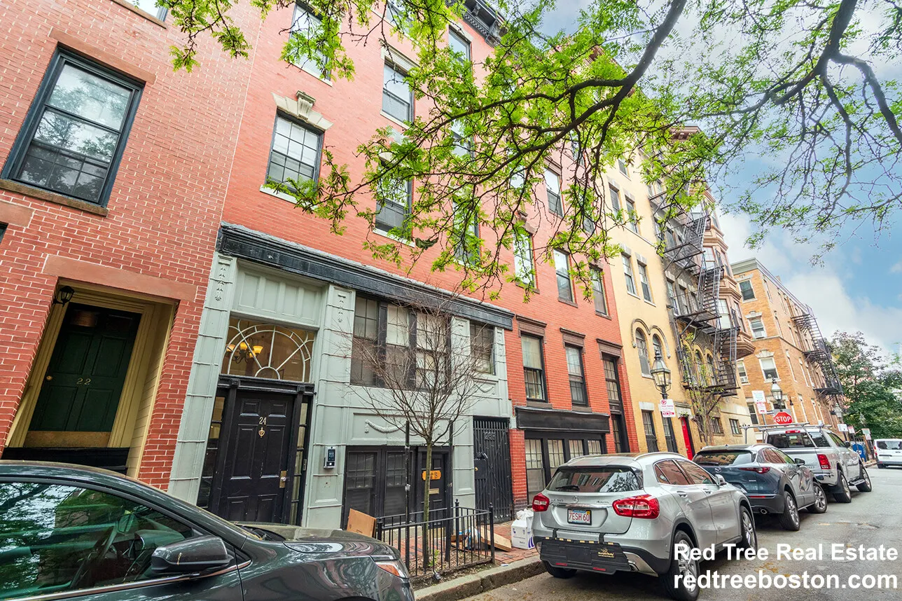 1 bed, 1 bath apartment for rent at 24 Phillips St Unit 4, Beacon Hill