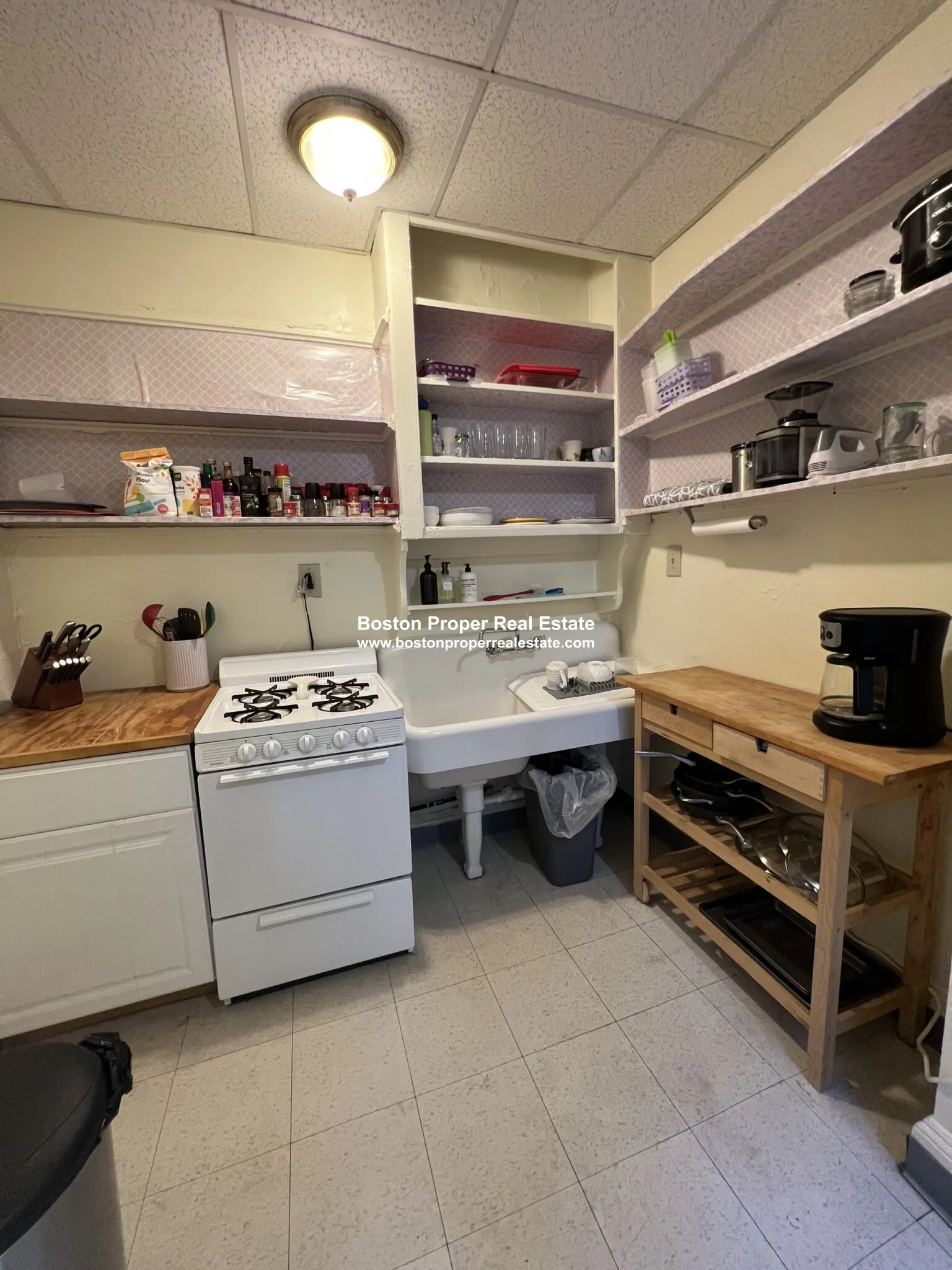1 bed, 1 bath apartment for rent at 24 Phillips St Unit 4, Beacon Hill — photo 2 of 11