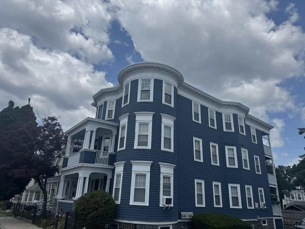 3 bed, 1 bath apartment for rent at 24 Pierce Ave Unit 3br,2br+Stu, Dorchester — photo 1 of 17