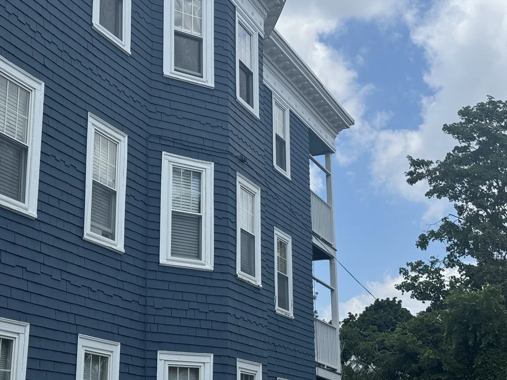 3 bed, 1 bath apartment for rent at 24 Pierce Ave Unit 3br,2br+Stu, Dorchester — photo 2 of 17