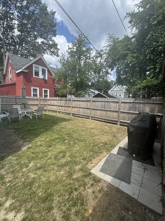 3 bed, 1 bath apartment for rent at 24 Pierce Ave Unit 3br,2br+Stu, Dorchester — photo 3 of 17