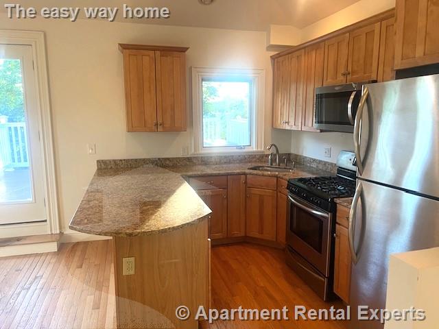 1 bed, 1 bath apartment for rent at 24 Pinckney St Unit 3, Sullivan Square — photo 5 of 13