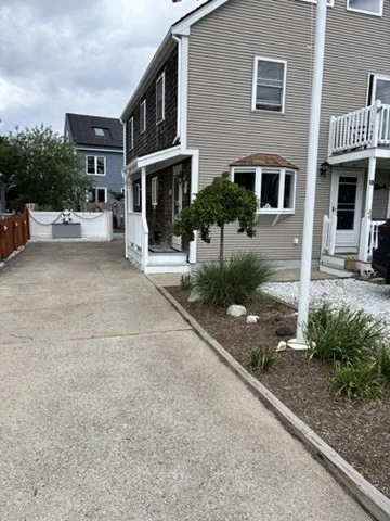 3 bed, 2 bath apartment for rent at 24 Pine Point Rd Unit 24, Duxbury — photo 1 of 9
