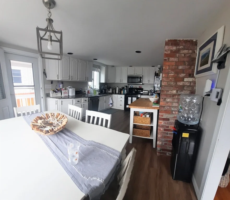 3 bed, 2 bath apartment for rent at 24 Pine Point Rd Unit 24, Duxbury — photo 5 of 22