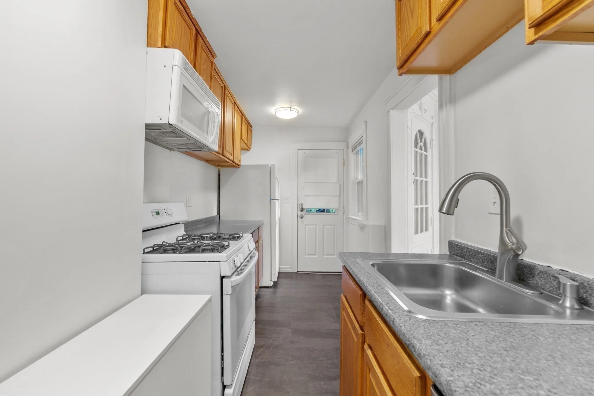 2 bed, 1 bath apartment for rent at 24 Potomac Unit 1, West Roxbury — photo 10 of 23