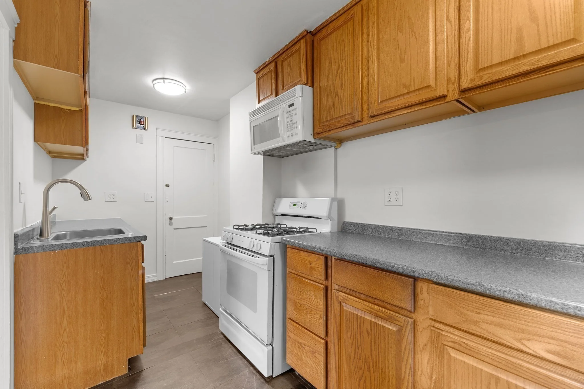 2 bed, 1 bath apartment for rent at 24 Potomac Unit 1, West Roxbury — photo 8 of 23