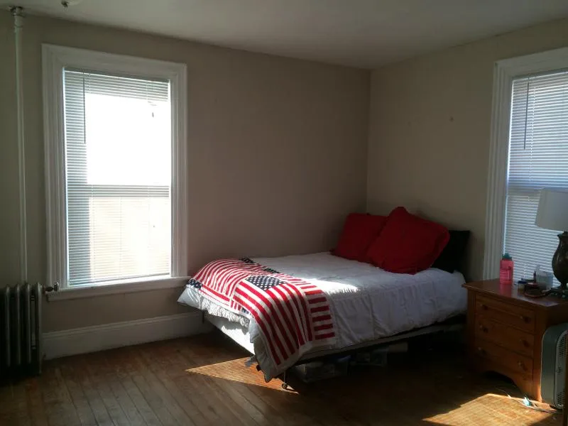 4 bed, 2 bath apartment for rent at 24 Pratt St Unit 2, Allston — photo 5 of 10