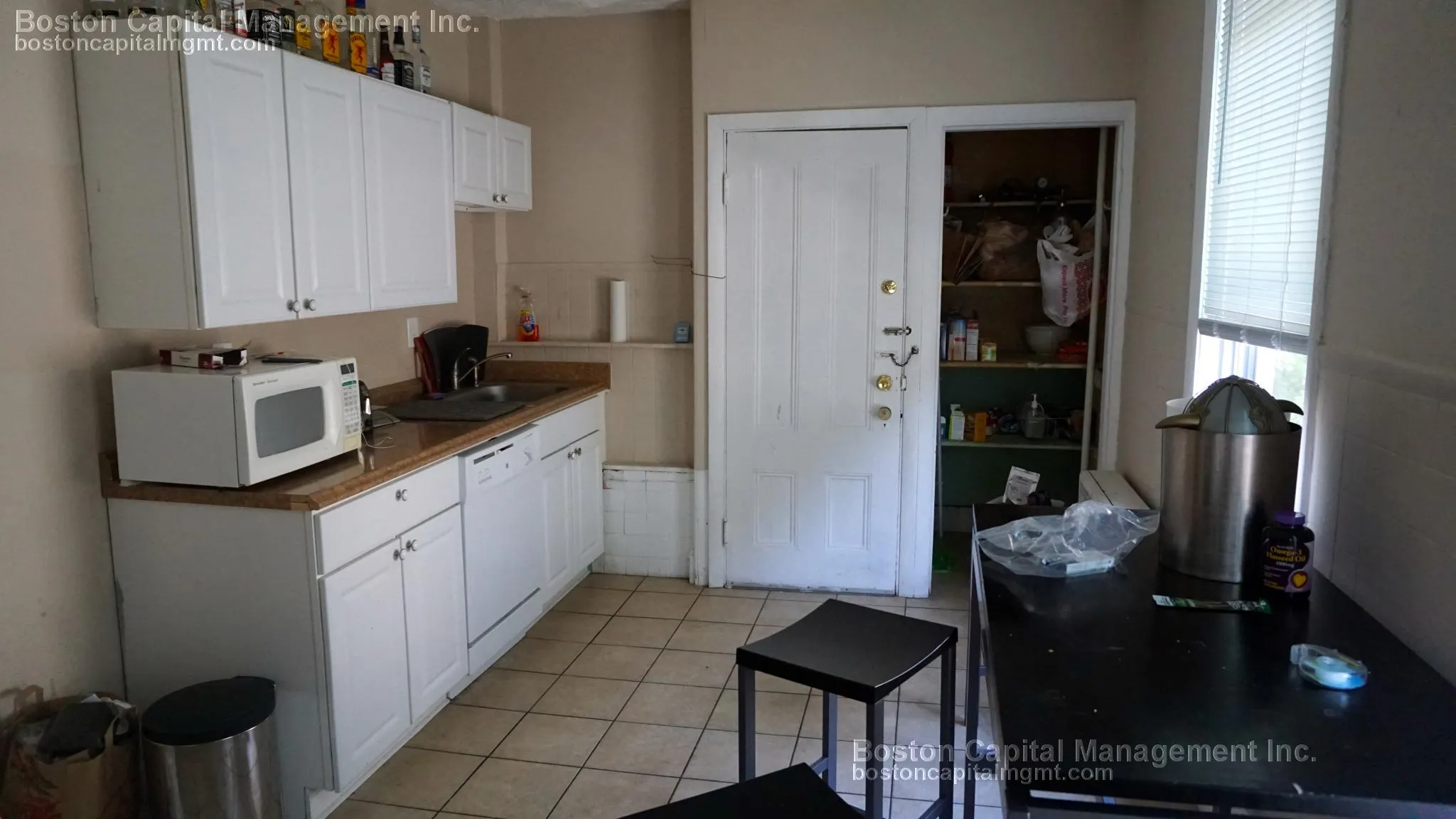 4 bed, 2 bath apartment for rent at 24 Pratt St Unit 2, Allston — photo 2 of 10