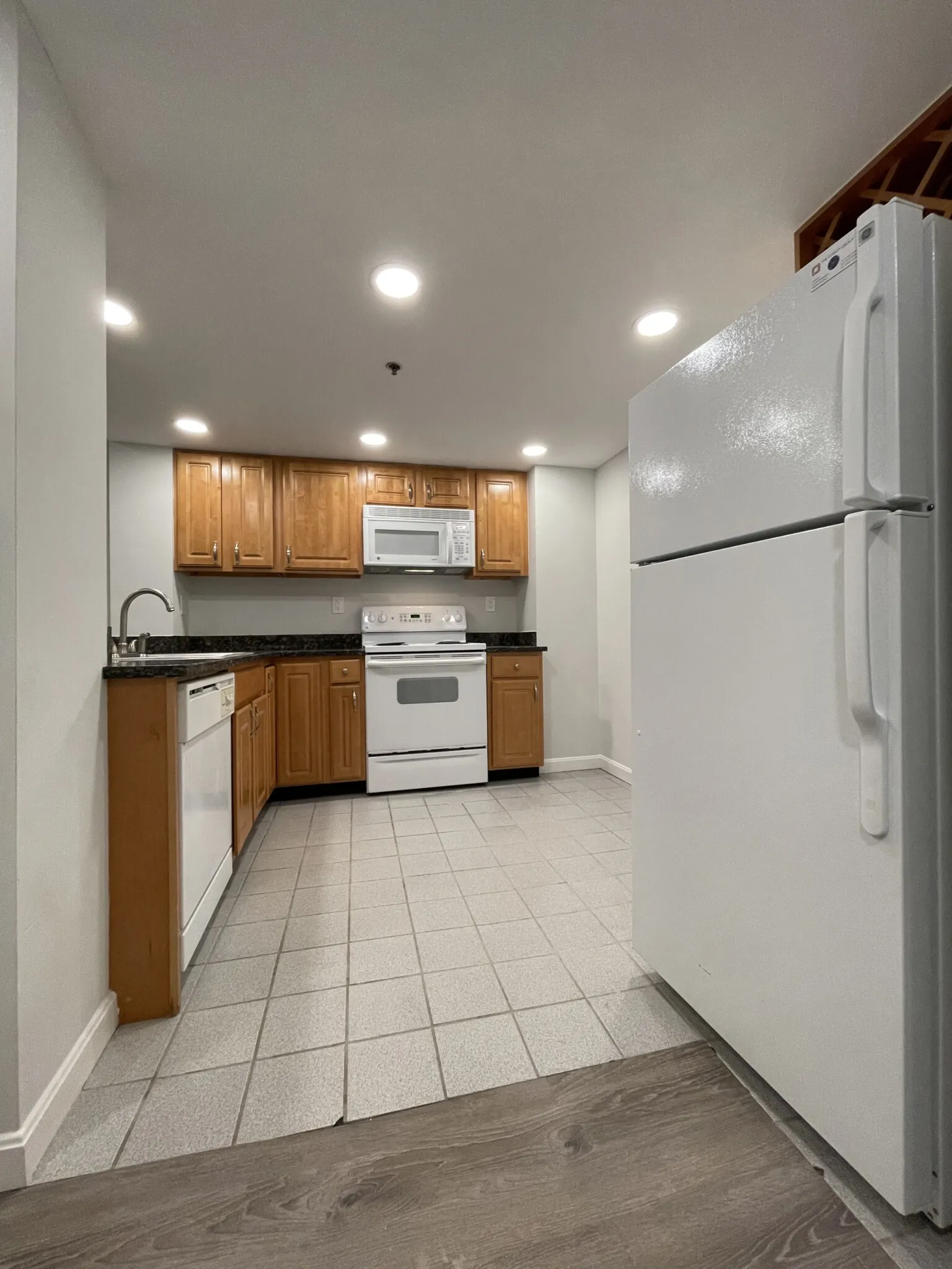 Studio bed, 1 bath apartment for rent at 24 Queensberry St Unit B, Fenway — photo 1 of 12