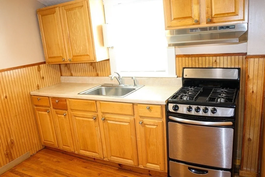 2 bed, 1 bath apartment for rent at 24 Quincy St Unit 2, Quincy — photo 12 of 14