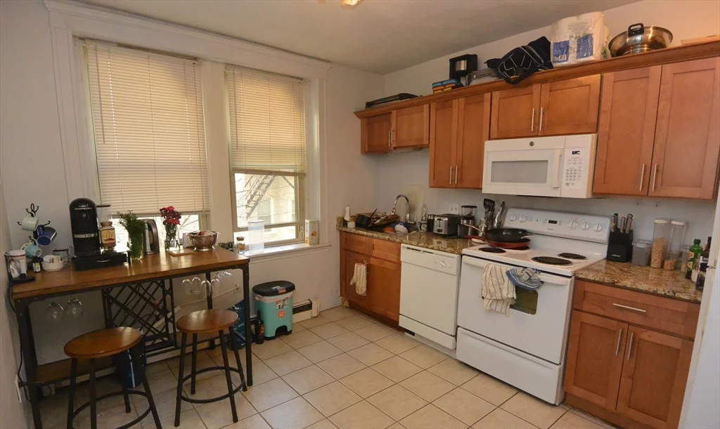 2 bed, 1 bath apartment for rent at 24 Ransom Rd Unit 6, Brighton — photo 1 of 7