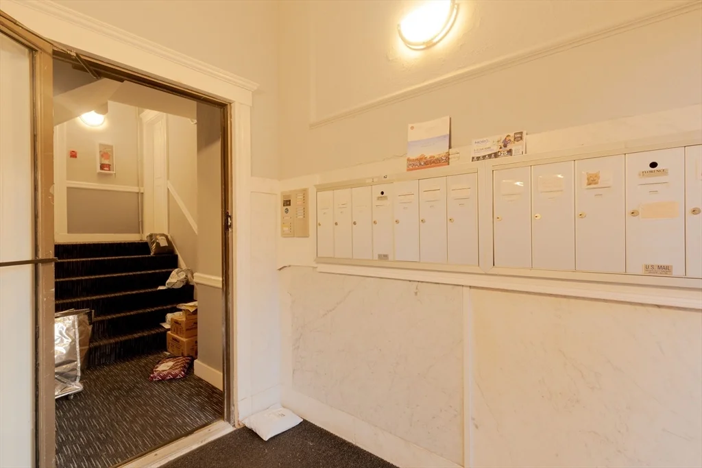 2 bed, 1 bath apartment for rent at 24 Ransom Rd Unit 7, Brighton — photo 4 of 22
