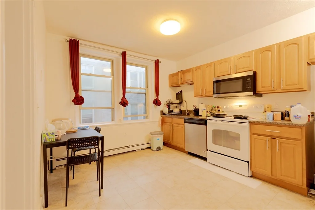 2 bed, 1 bath apartment for rent at 24 Ransom Rd Unit 7, Brighton — photo 7 of 22