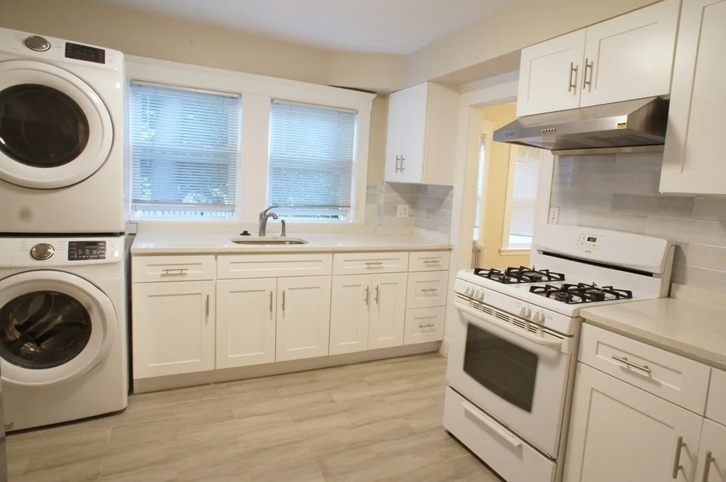2 bed, 1 bath apartment for rent at 24 Ring Ave Unit 1, Quincy — photo 2 of 11
