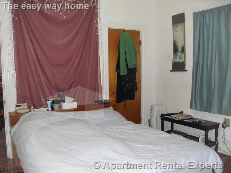 2 bed, 1 bath apartment for rent at 24 Rossmore St Unit 1, Union Square — photo 5 of 6