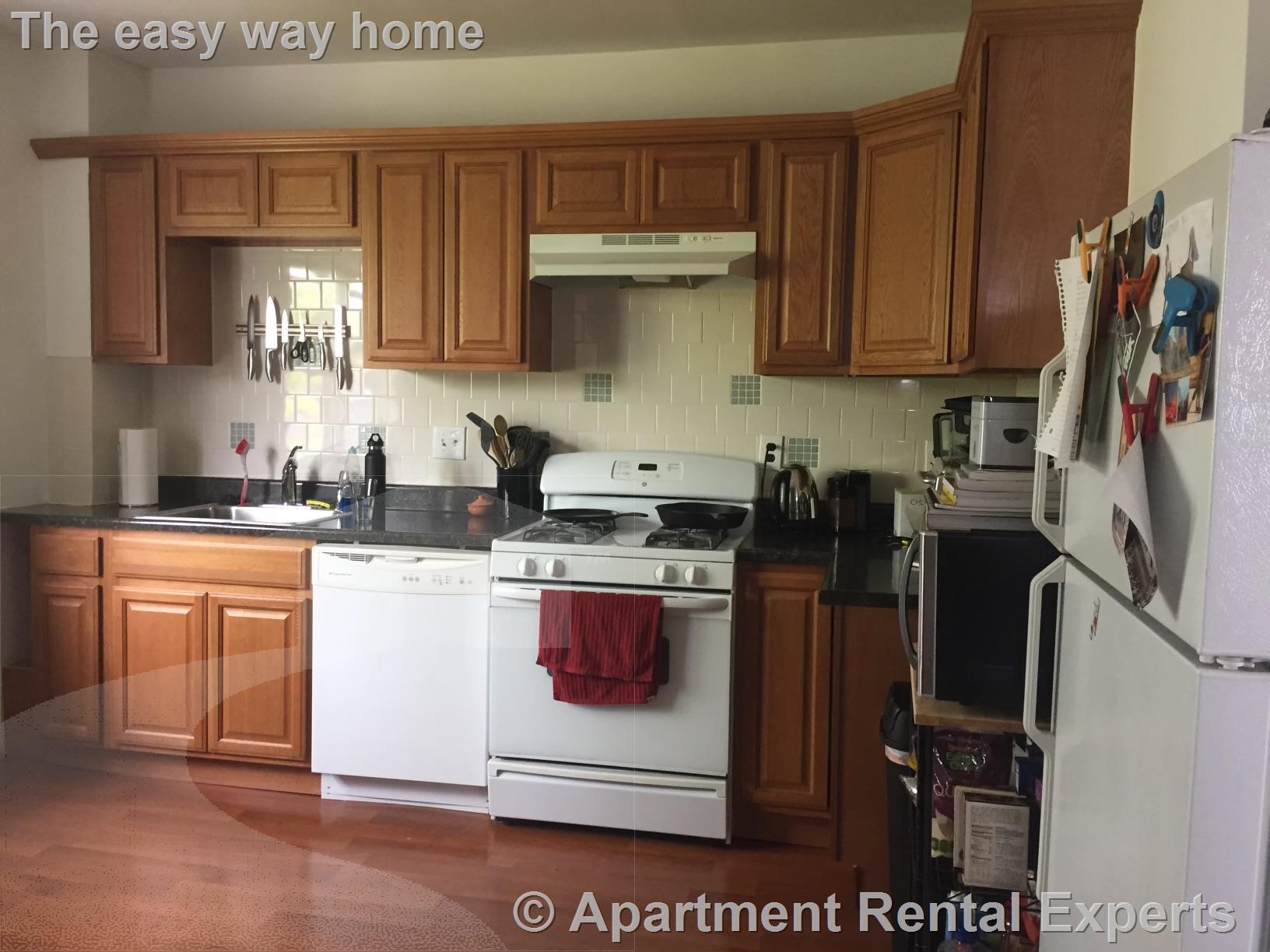 2 bed, 1 bath apartment for rent at 24 Rossmore St Unit 3, Union Square — photo 1 of 9