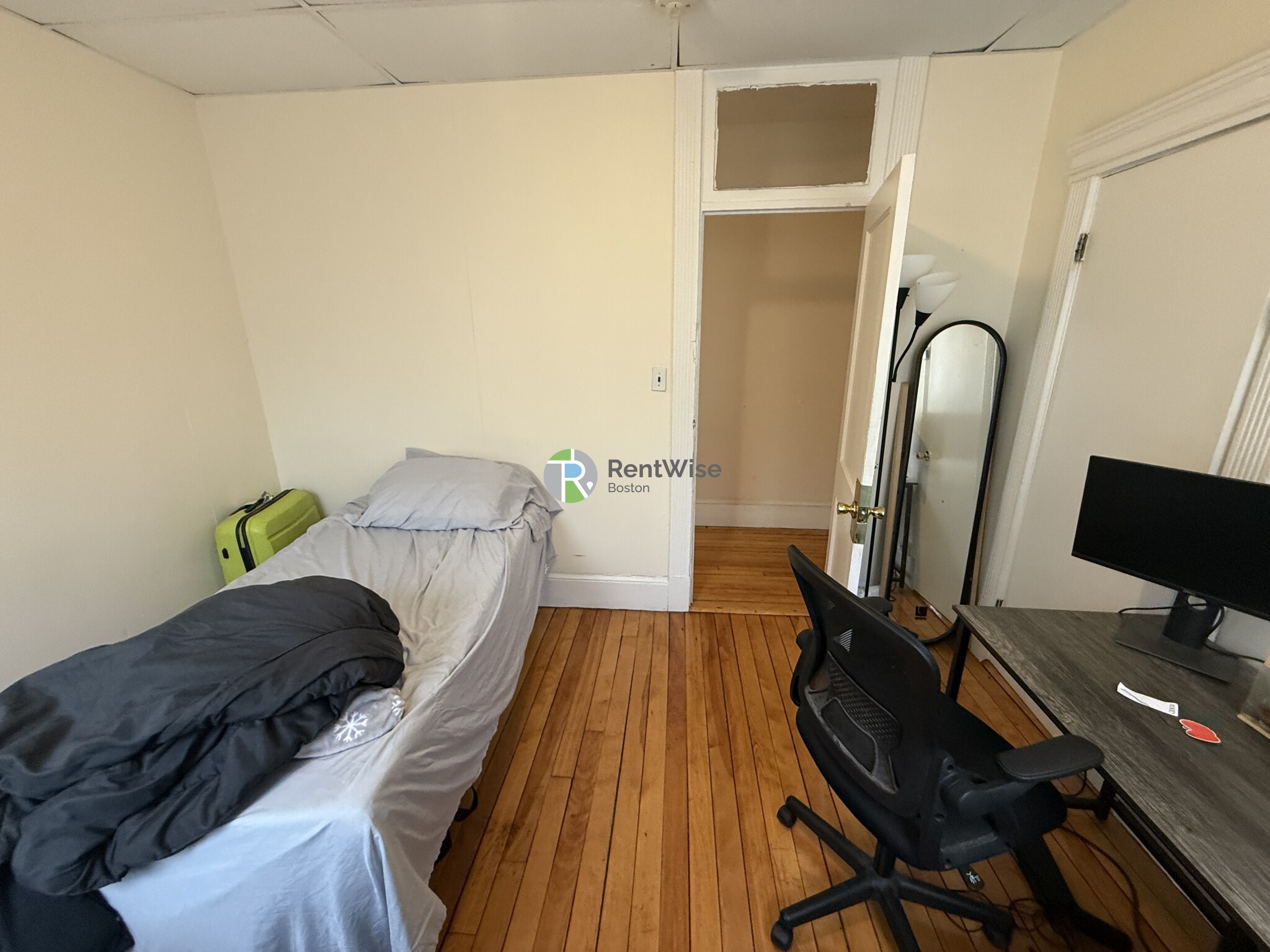 2 bed, 1 bath apartment for rent at 24 Royce Rd Unit 3, Brighton — photo 4 of 11