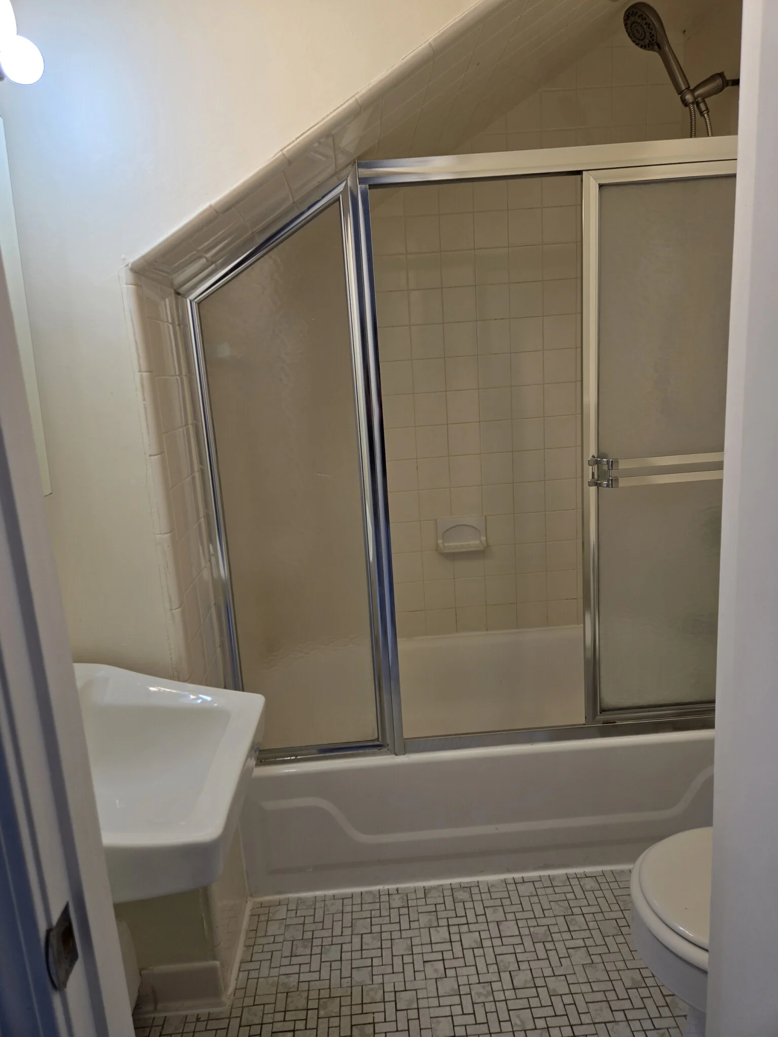 2 bed, 2.5 bath apartment for rent at 24 Rustic St, Newton Corner — photo 11 of 34