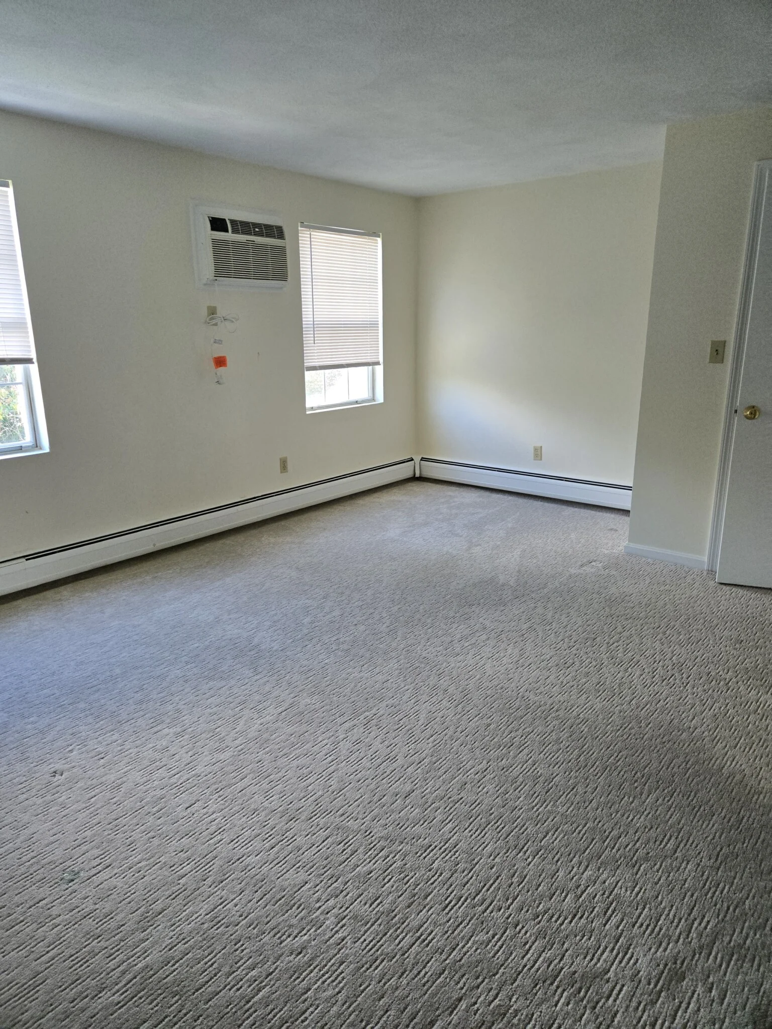 2 bed, 2.5 bath apartment for rent at 24 Rustic St, Newton Corner — photo 4 of 34