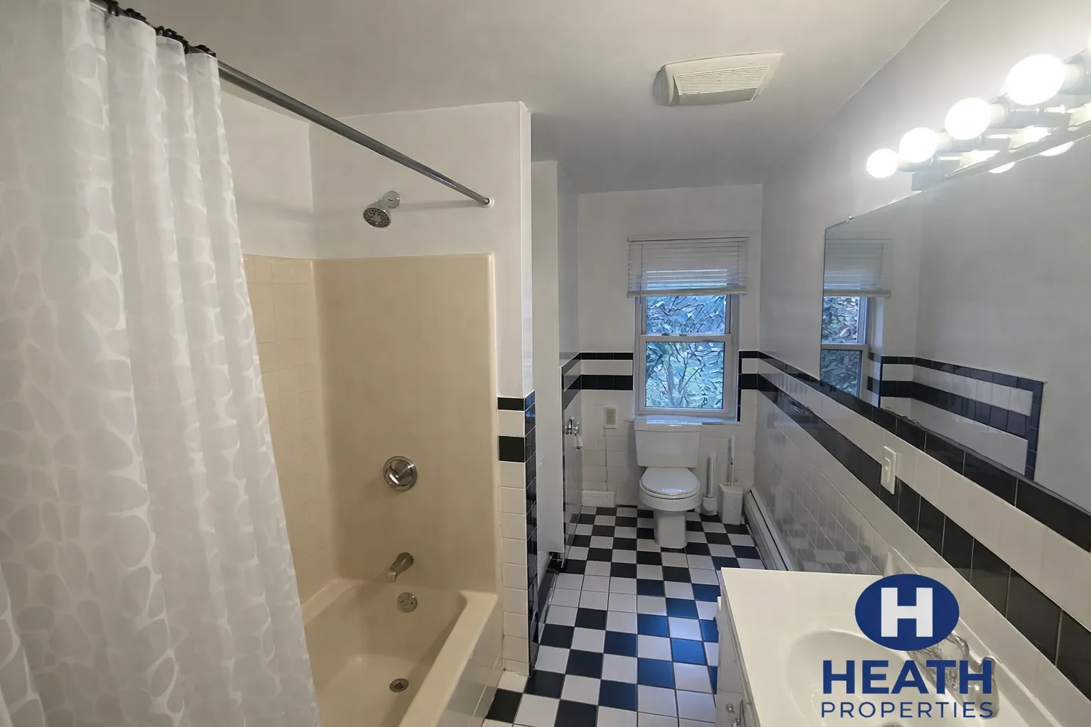 2 bed, 1 bath apartment for rent at 24 Saint Cyprians Pl Unit 4R, Roxbury — photo 3 of 5