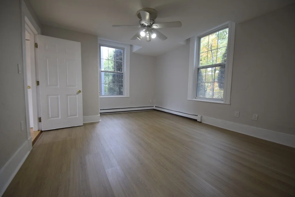 3 bed, 1 bath apartment for rent at 24 Saint James St Unit 24, Newton — photo 4 of 20