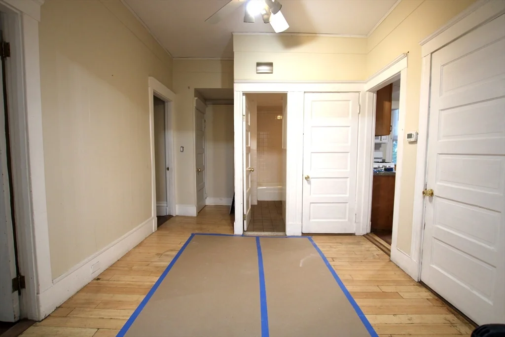3 bed, 1 bath apartment for rent at 24 Saint James St Unit 24, Newton — photo 2 of 20