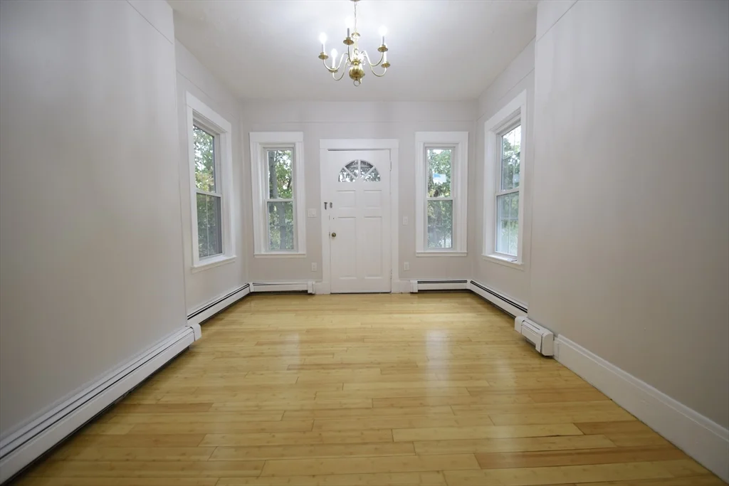 3 bed, 1 bath apartment for rent at 24 Saint James St Unit 24, Newton — photo 9 of 20