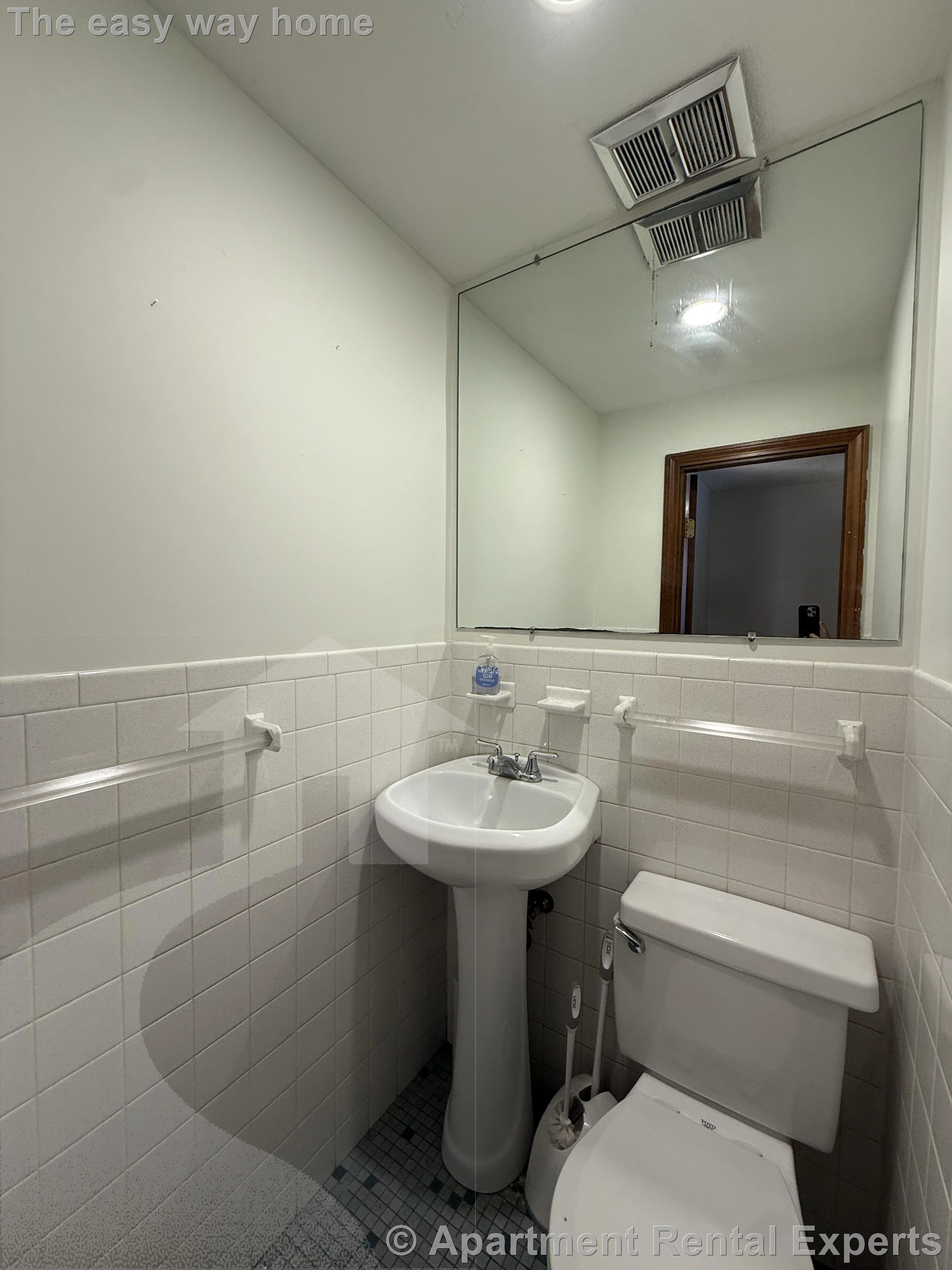 3 bed, 1 bath apartment for rent at 24 Saville St, Huron Village — photo 13 of 19