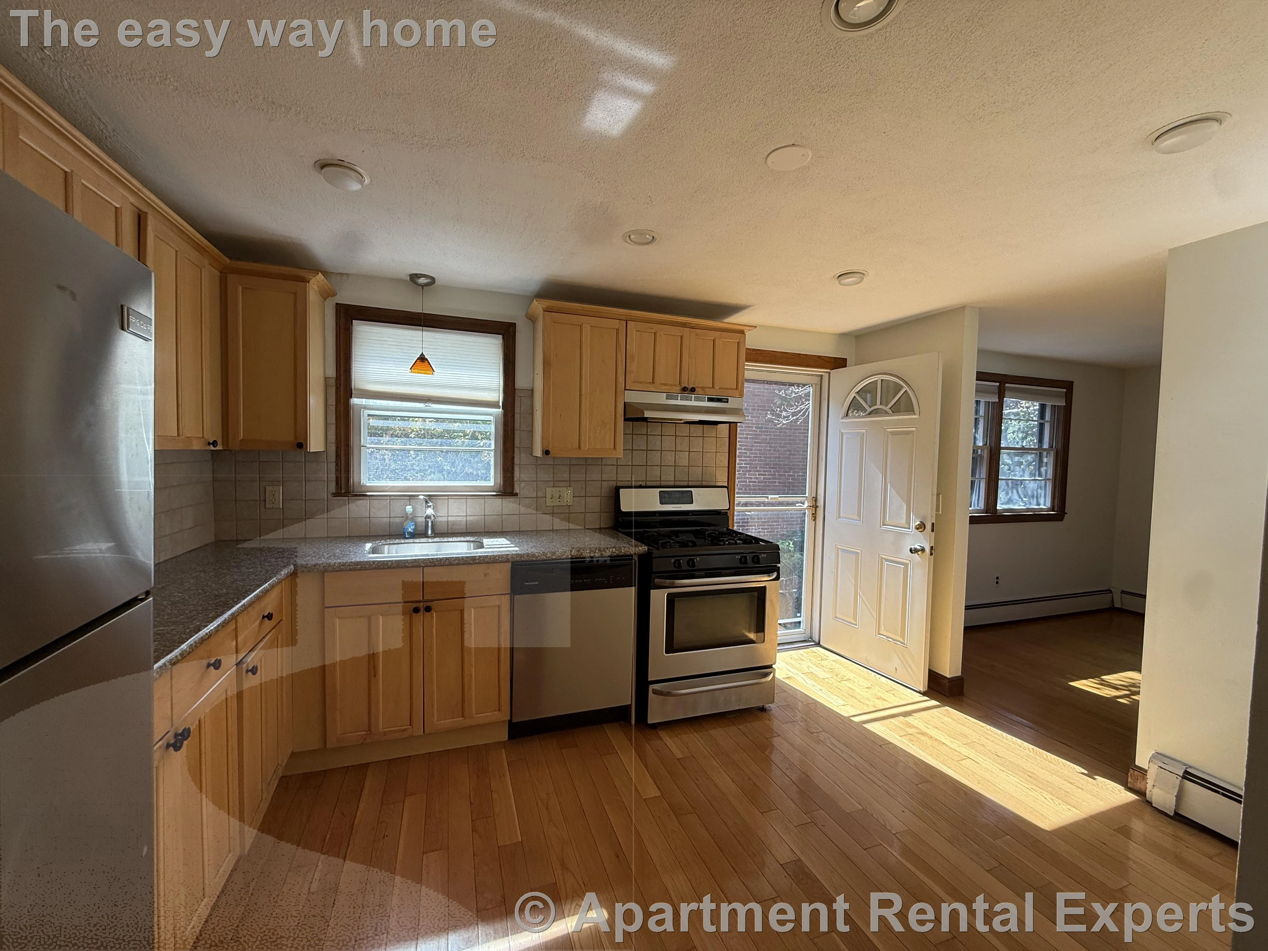 3 bed, 1 bath apartment for rent at 24 Saville St, Huron Village — photo 3 of 19