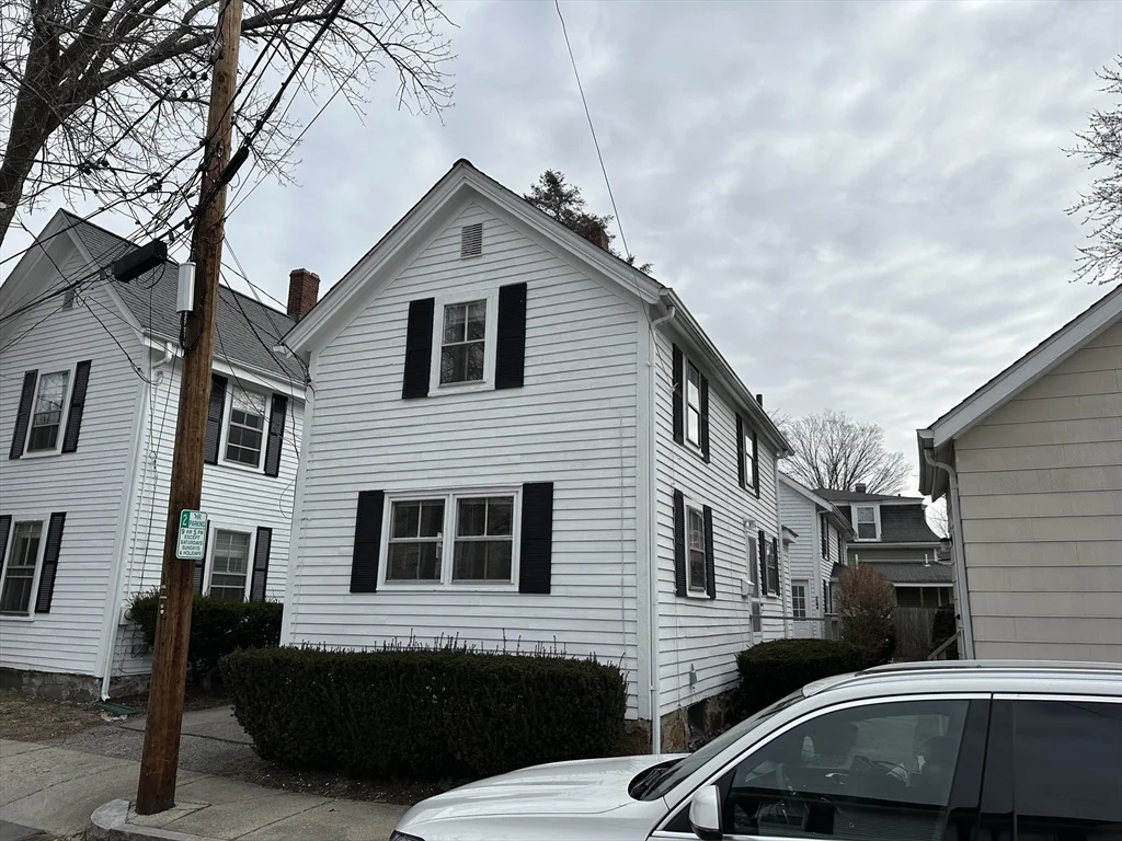 2 bed, 1 bath apartment for rent at 24 School St, Newton
