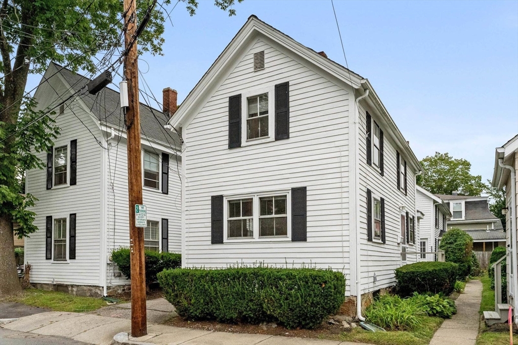 1 bed, 1 bath apartment for rent at 24 School St Unit 0, Newton