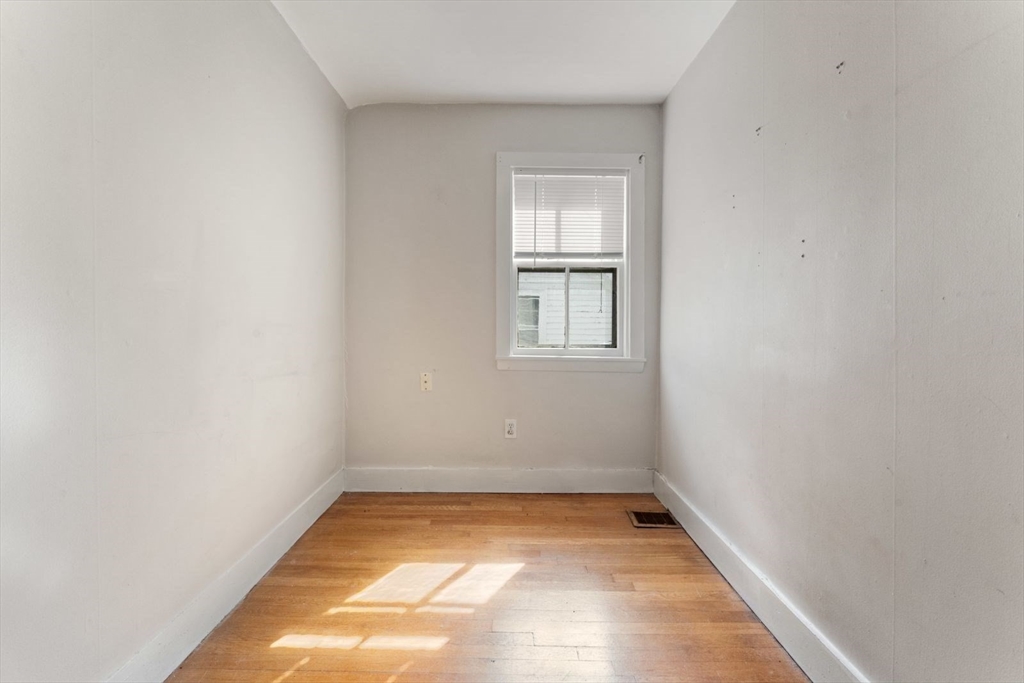 1 bed, 1 bath apartment for rent at 24 School St Unit 0, Newton — photo 6 of 9