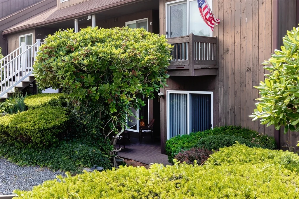2 bed, 2 bath apartment for rent at 24 Ships View Ter Unit 24, Buzzards Bay — photo 4 of 35