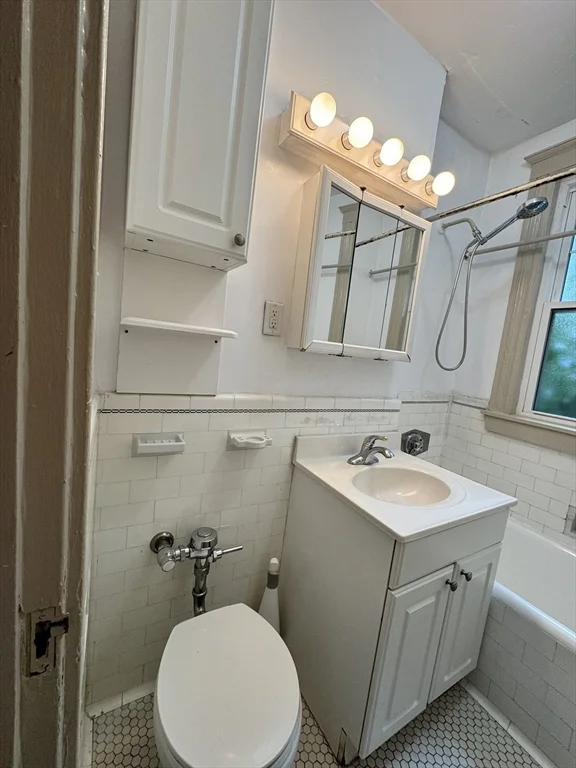 1 bed, 1 bath apartment for rent at 24 Sidlaw Rd Unit 8, Brighton — photo 12 of 21