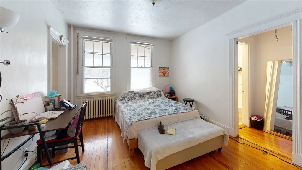 Studio bed, 1 bath apartment for rent at 24 Sidlaw Rd Unit 9, Brighton — photo 3 of 5