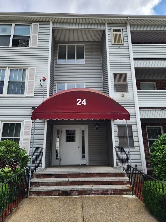 2 bed, 2 bath apartment for rent at 24 South St Unit 27, Medford — photo 15 of 16